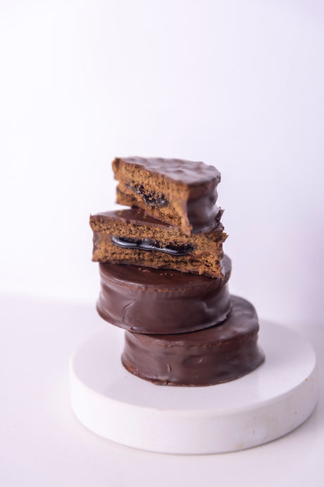 Alfajores filled with Malbec (6 units pack)
